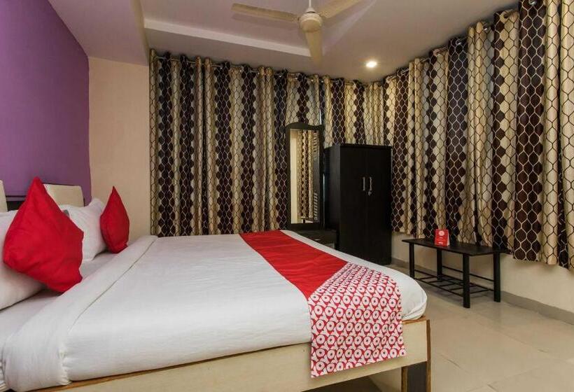 Трехместный Номер Классика, Oyo Flagship 81059 Hotel Golden Leaf