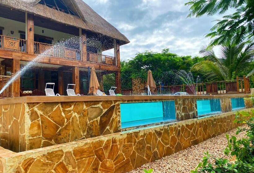 ویلای یک اتاق خوابه با استخر شنا, Cast Away Residence