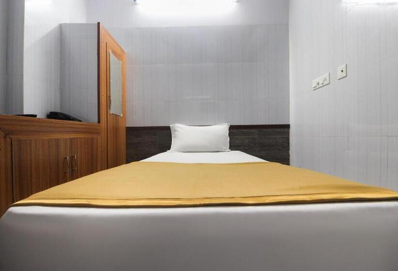 Номер Стандарт, Oyo 61145 Jks Deluxe Lodge