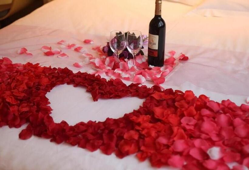 Romantic Room, Iu Hotel Taiyuan Yingze West Avenue Juranzhijia