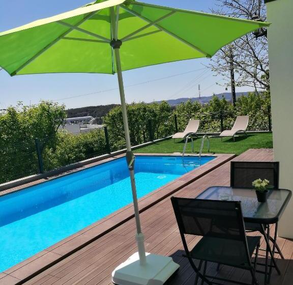 Номер Стандарт, Vitória S House