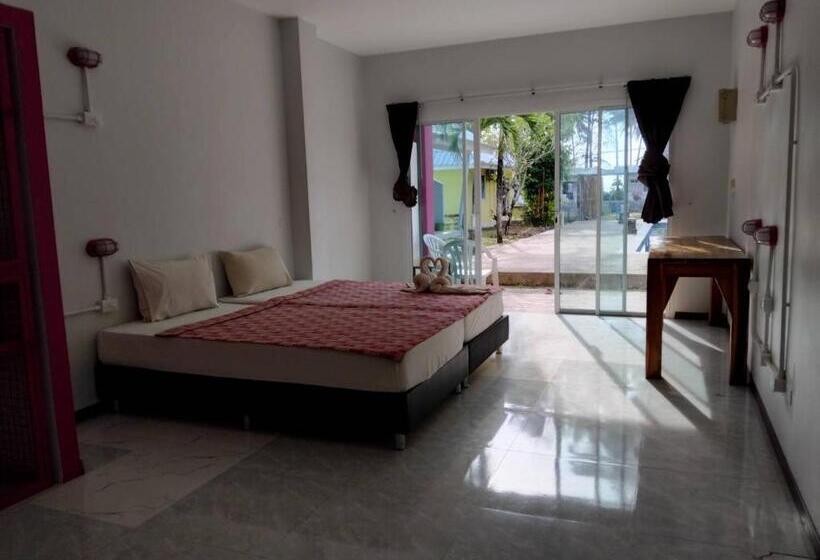 اتاق سوپریور, Khaolak Summer House 2