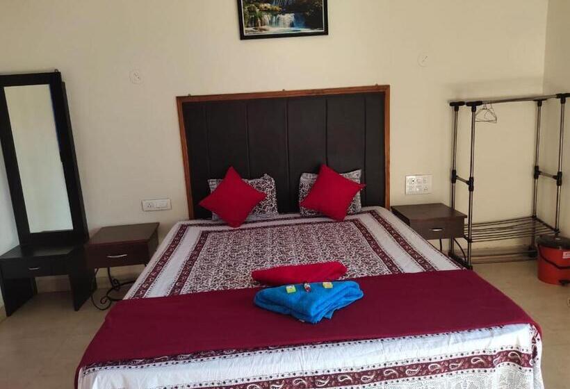 Номер Deluxe, Whistling Waves Beach Resort