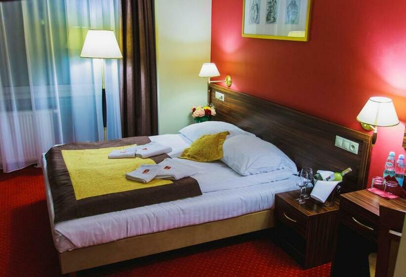 Quarto Deluxe, Pikul