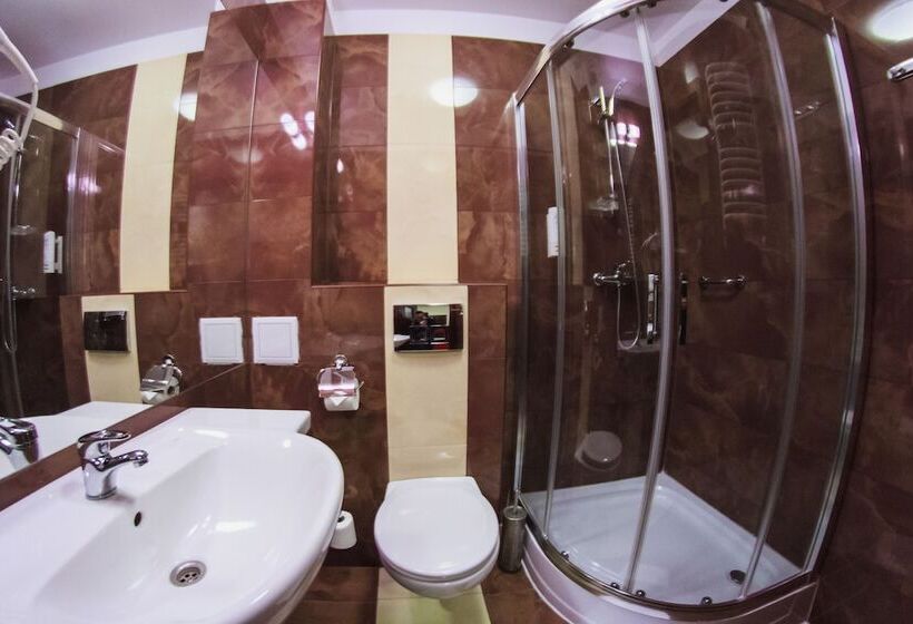 Quarto Deluxe, Pikul
