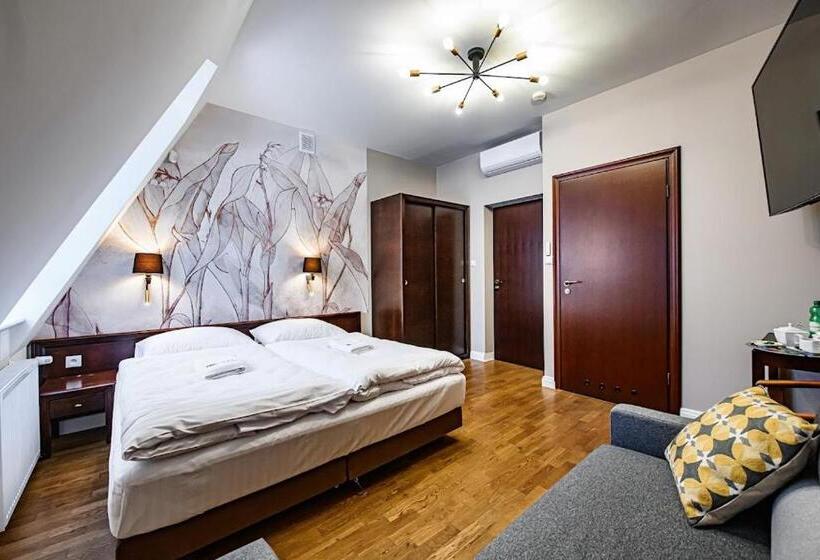 Четырехместный Номер Стандарт, Villa Neve