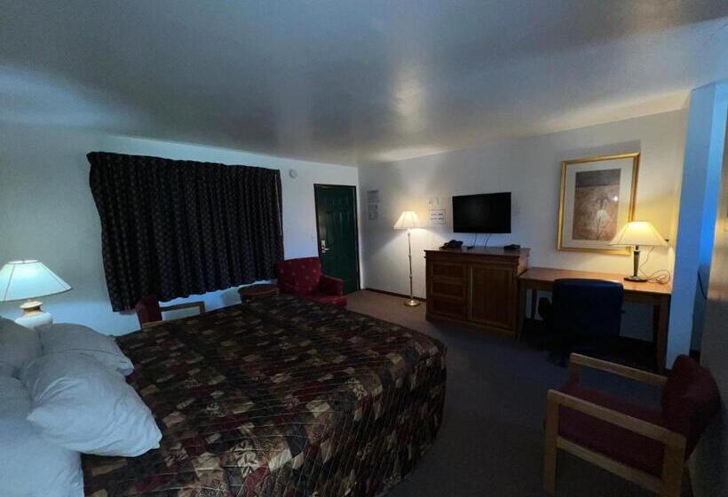 Стандартный Номер Кровать Кинг, Spinning Wheel Motel