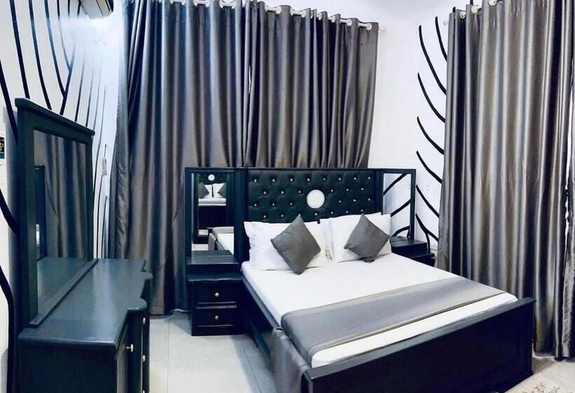 اتاق لوکس با تخت بزرگ, Airport Lux Rooms