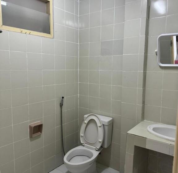 اتاق لوکس با بالکن و چشم‌انداز دریا, Ddinn Beach Guesthouse