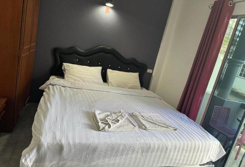 اتاق لوکس با بالکن و چشم‌انداز دریا, Ddinn Beach Guesthouse