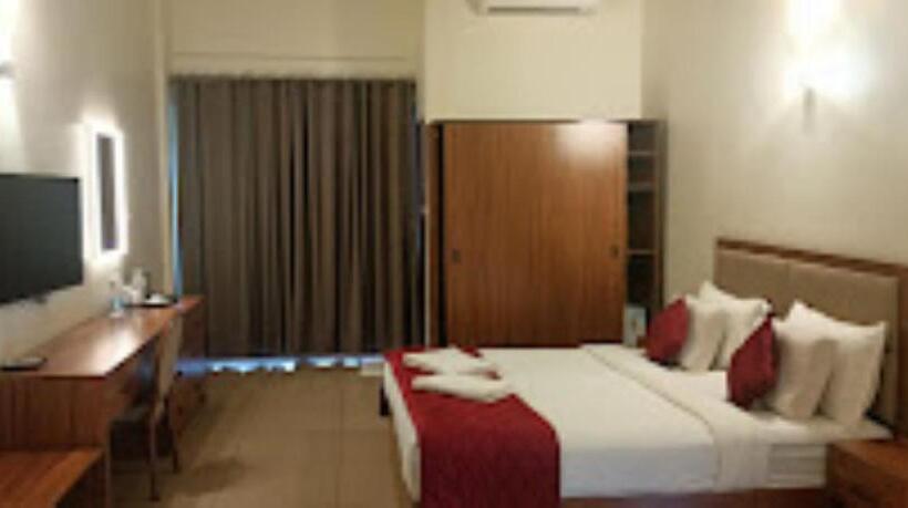 스위트, Fern Tree Resort Kerala