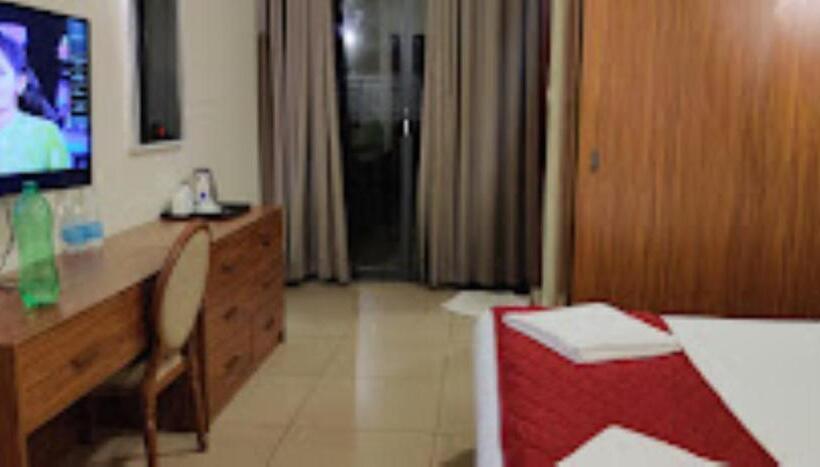 스위트, Fern Tree Resort Kerala