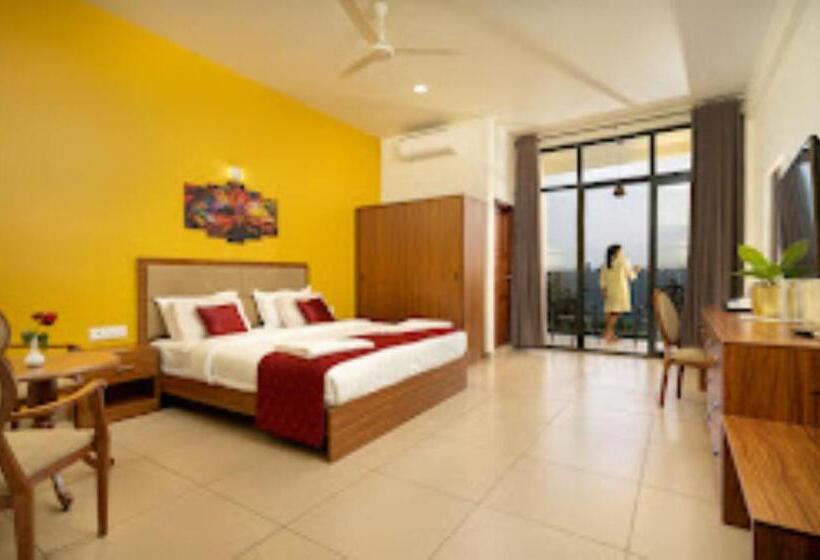 스위트, Fern Tree Resort Kerala