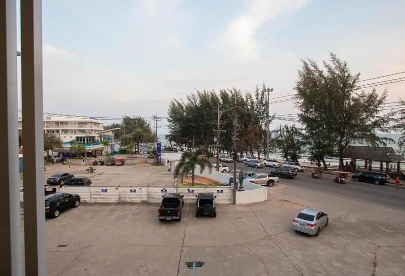 Номер Deluxe Вид на Море, Gate78 Hostel Maephim Beach