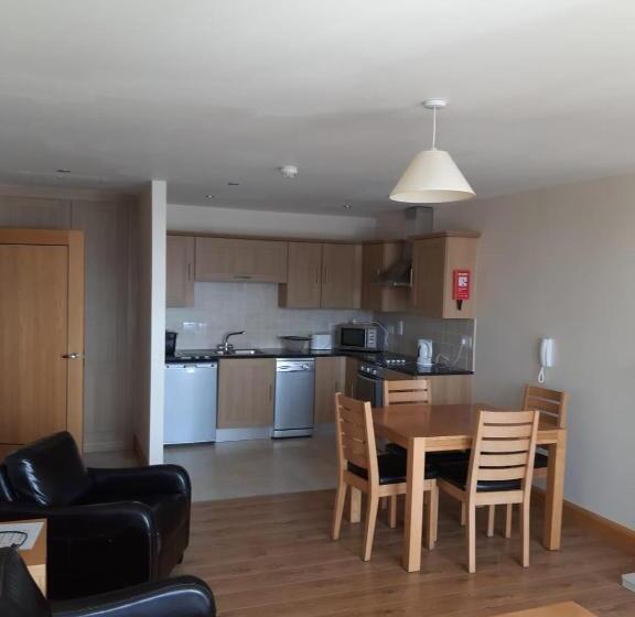 침실 3개 아파트, Lila Lake Isle Luxury Apart