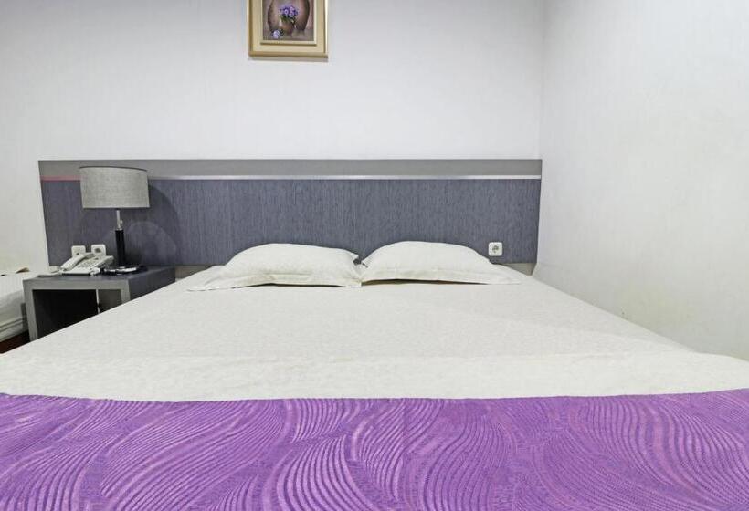 Семейный Номер, Paus Guest House Pekanbaru