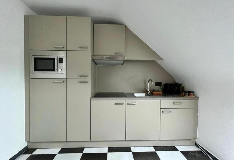 اتاق استاندارد چهار تخته, Isa S Appartement