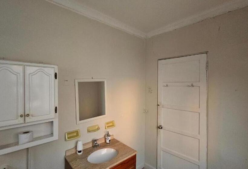 Номер Стандарт Четырехместный Совместный Санузел, Hostal Gloria Viña