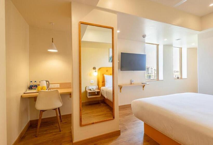 キングサイズベッドのスタンダードルーム, Bloom Hotel   Ranchi