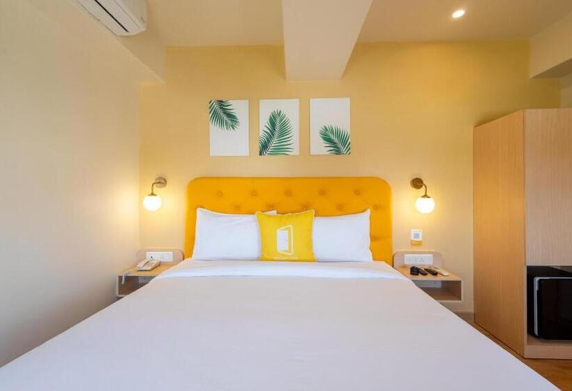 キングサイズベッドのスタンダードルーム, Bloom Hotel   Ranchi