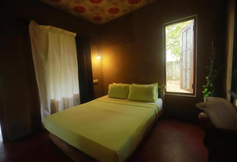 Кровать в Общей Комнате, Dinna Nature Hostel