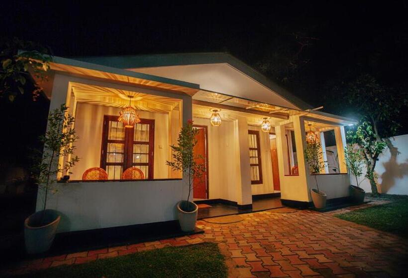 اتاق استاندارد, Prasith’s Place