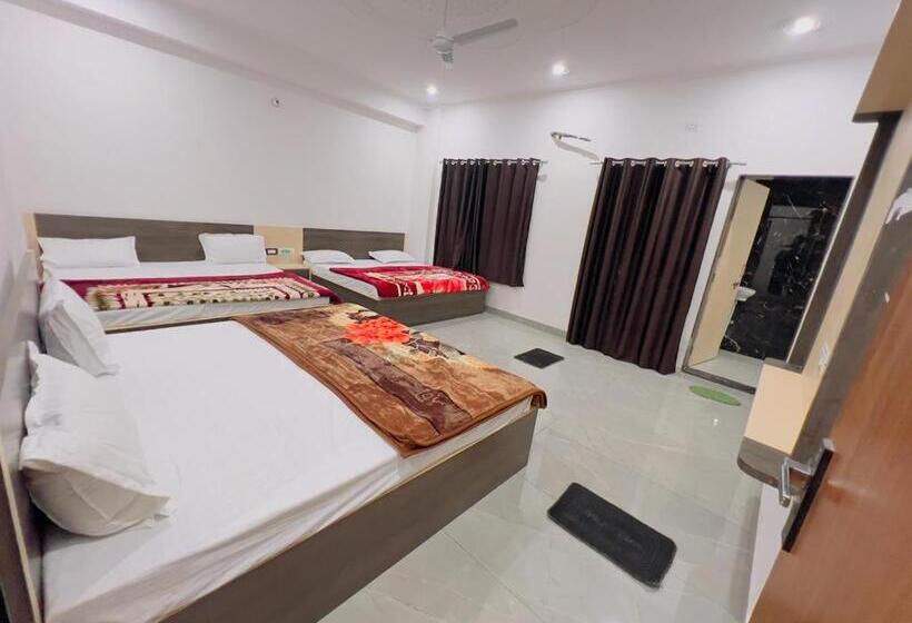 标准间带阳台, Shree Radhe Mohan Hotel And Resort Khatushyamji