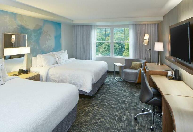 キングサイズベッドのスタンダードルーム, Courtyard By Marriott Lake George