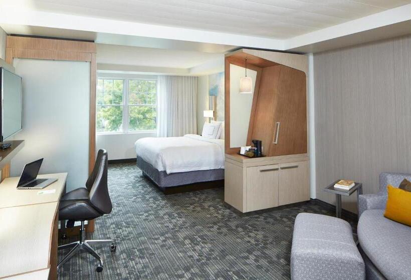 キングサイズベッドのスイートルーム, Courtyard By Marriott Lake George
