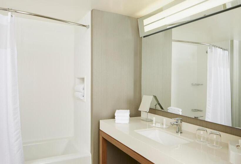 スタンダードルーム, Courtyard By Marriott Lake George
