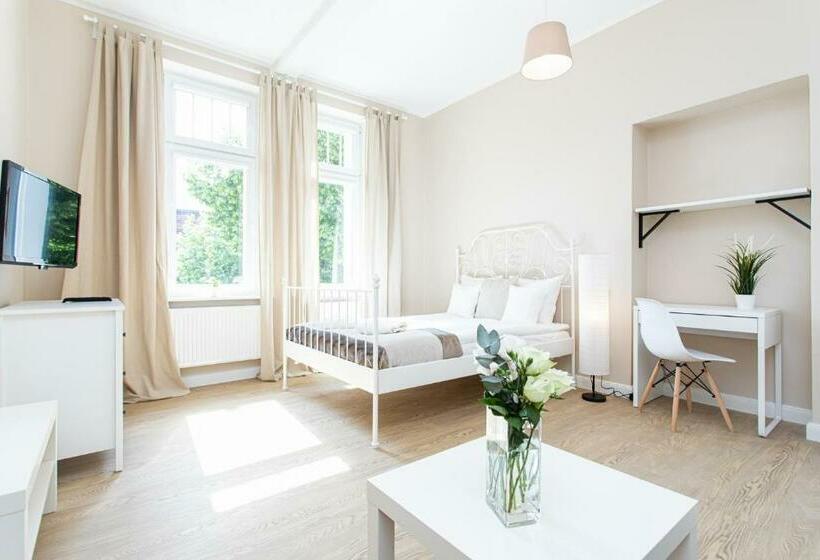 Номер Стандарт Четырехместный Совместный Санузел, Riviera Rooms