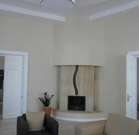 Люкс Повышенной Комфортности, Soleil Apartman Szeged