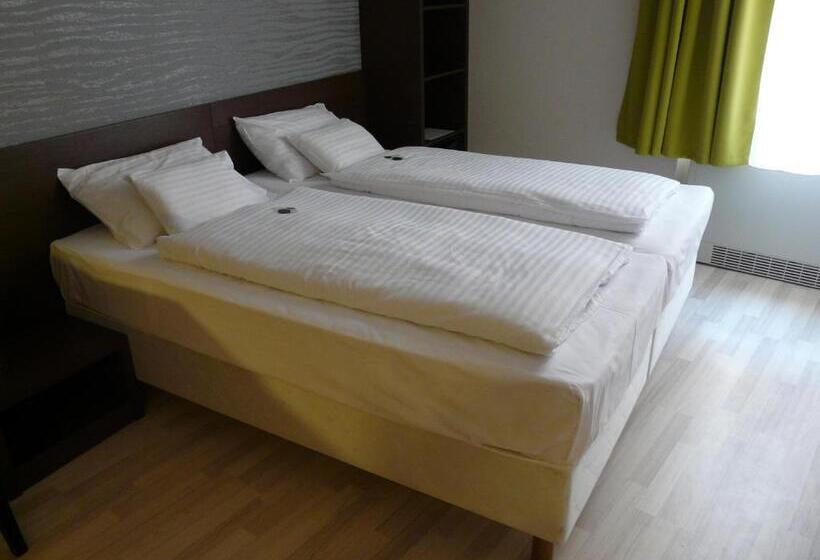 Четырехместный Номер Стандарт, Soleil Apartman Szeged