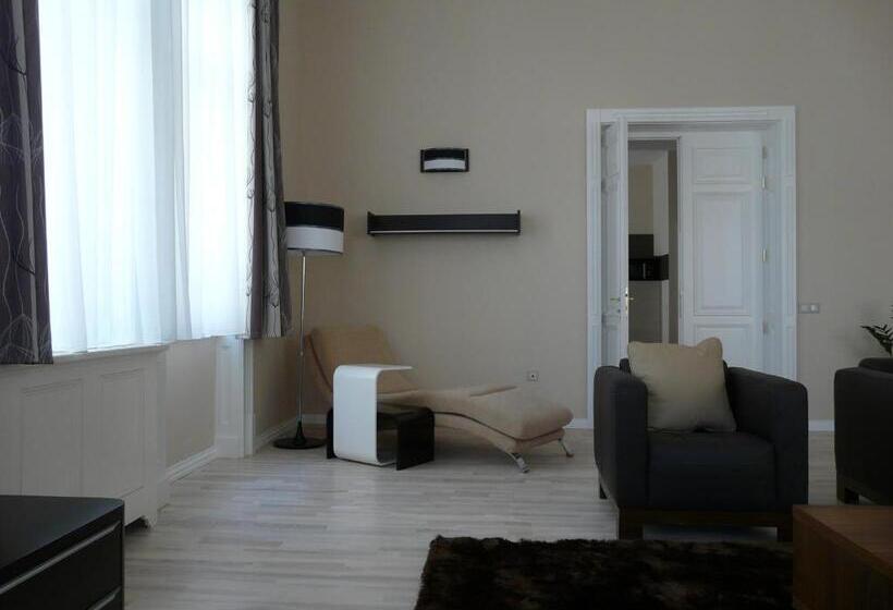 Люкс Повышенной Комфортности, Soleil Apartman Szeged