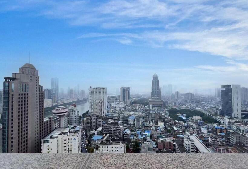 Quarto Triplo Estandar com Sacada, 广州沃家国际公寓