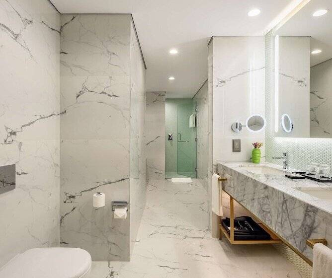 سوییت جونیور, Hyatt Regency Nairobi Westlands