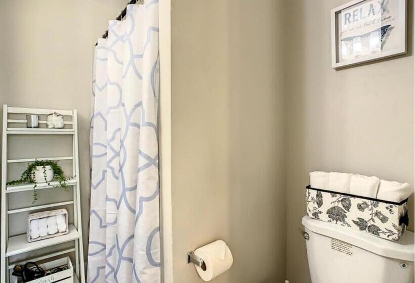 اتاق استاندارد, Charming Lakeview Retreat Ii