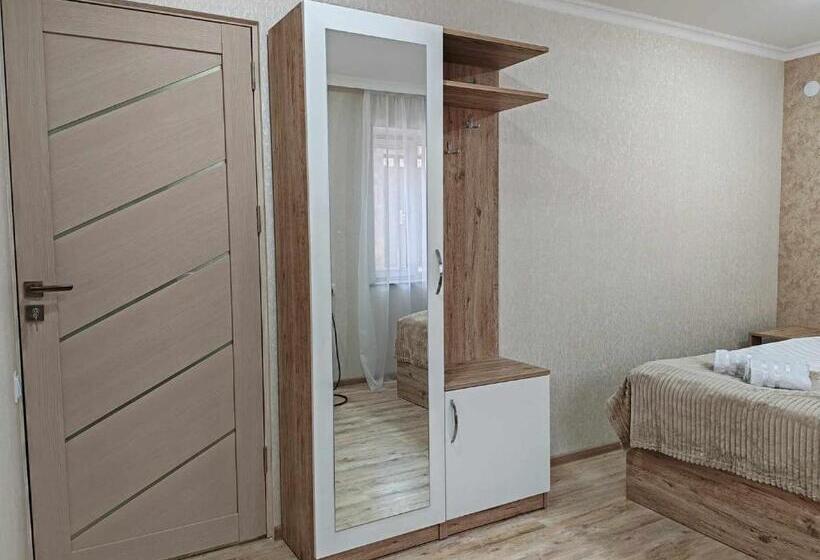 اتاق استاندارد با چشم‌انداز باغ, Sun House