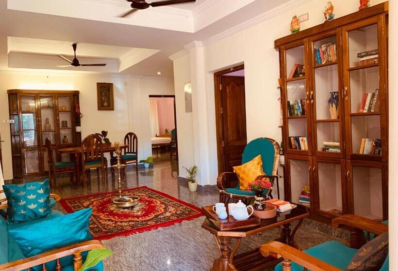 غرفة ديلوكس مزودة بشرفة, Surendram Villa