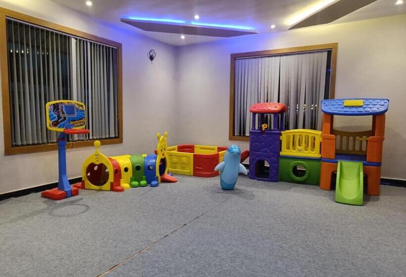 סוויטה משפחתית, Corbett Nishk Resort