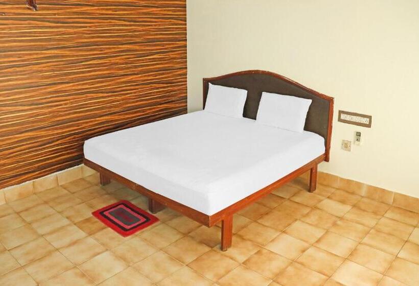 Quarto Triplo Clássico, Oyo Flagship Venus Lodge