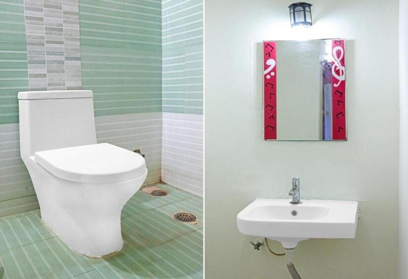 Quarto Triplo Clássico, Oyo Flagship Venus Lodge