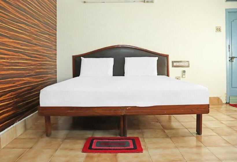 Quarto Triplo Clássico, Oyo Flagship Venus Lodge