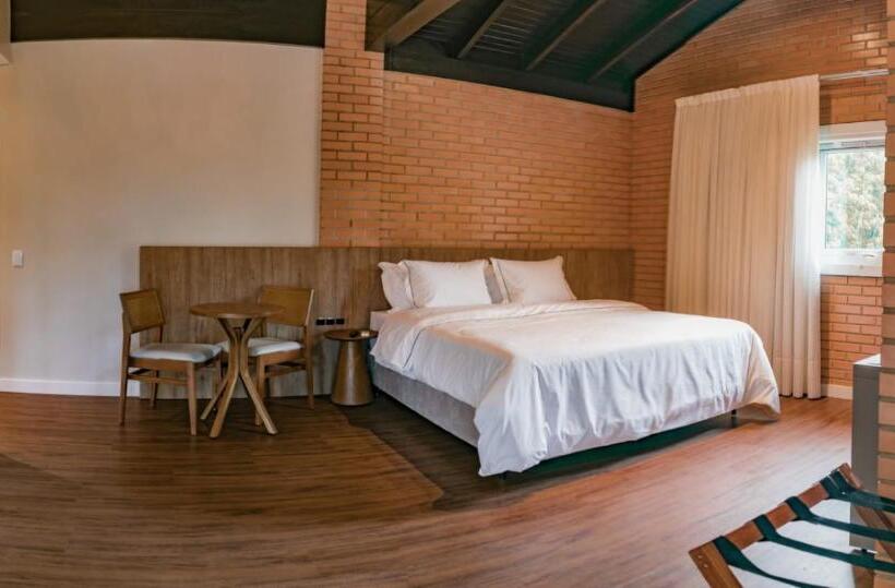 Suite with lake view, Village Du Lac