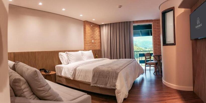 Suite with lake view, Village Du Lac