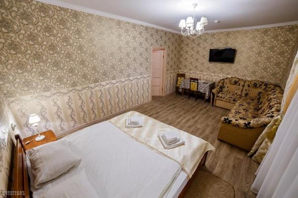 Люкс, гостинний двір
