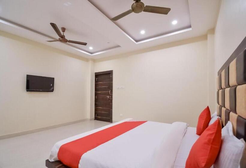 Трехместный Номер Классика, Oyo Tulshi Residency