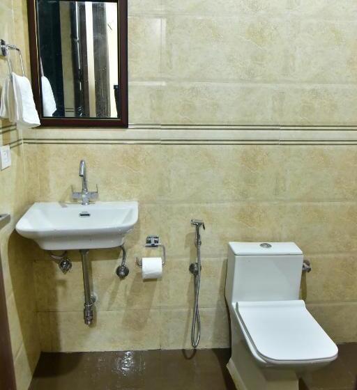 Номер Deluxe, Wedlock Subhash Chowk Gurgaon