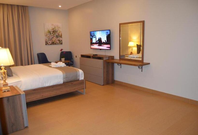 Люкс 3 Спальни, Larissa Suites
