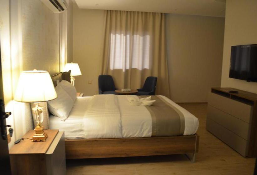 Люкс Вид на Город, Larissa Suites